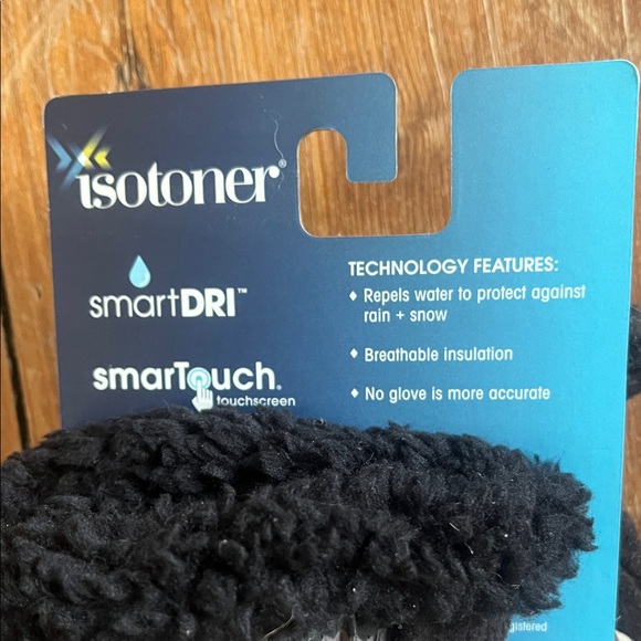 Isotoner SmartDRI Black and Gray Patterned Gloves - Picture 2 of 3